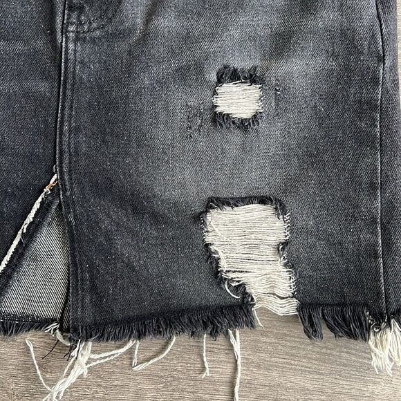 FREE PEOPLE Destroyed Denim Mini Skirt Size 25 Dark Gray Distressed Grunge Boho - Picture 7 of 12